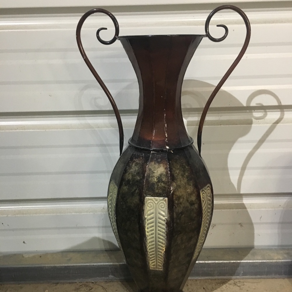 Metal Standing  / Home Decor